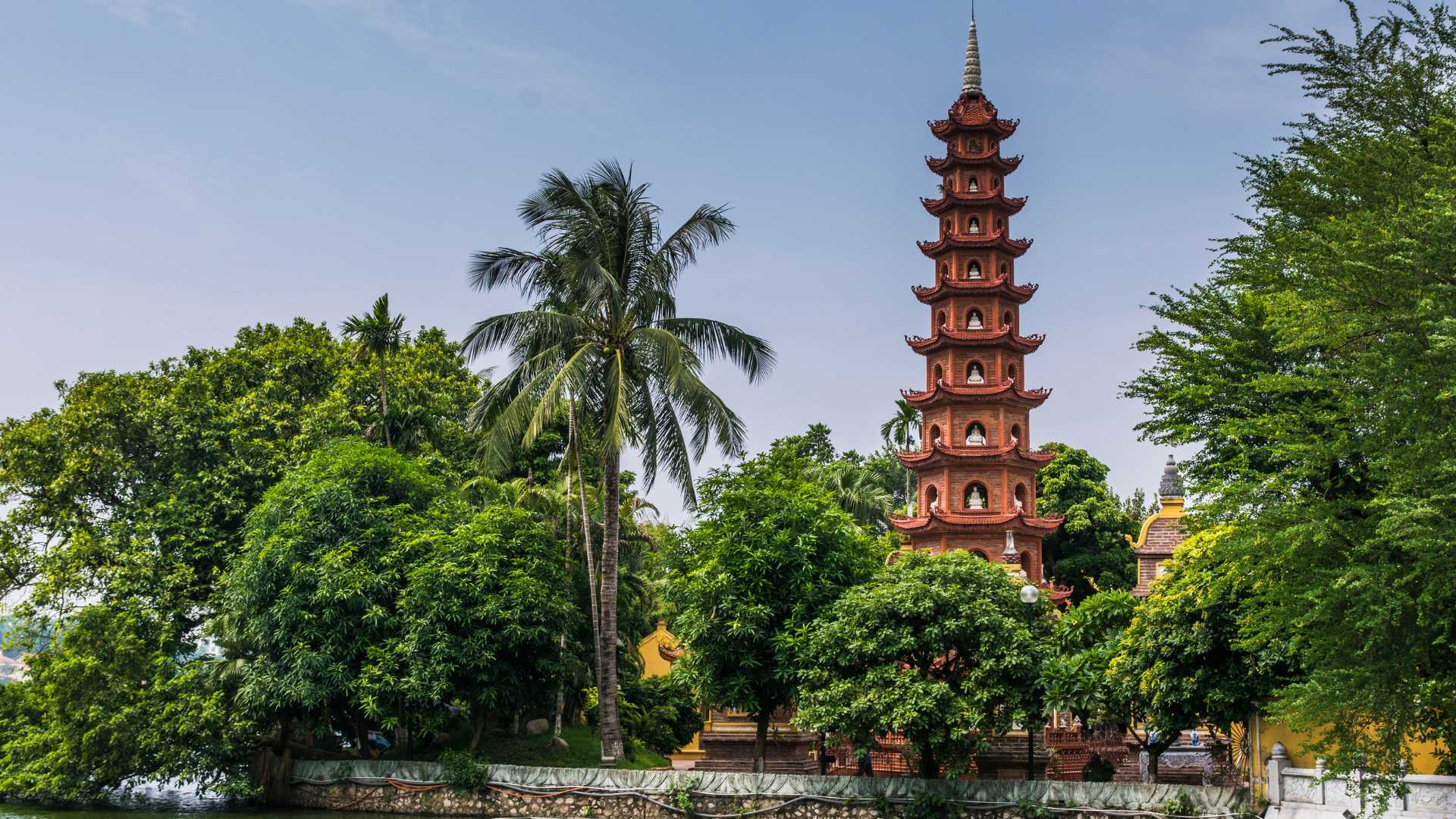 Pagoda di Tran Quoc Hanoi Vietnam